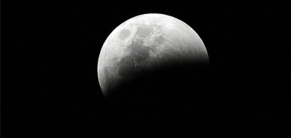 eclissi di luna parziale