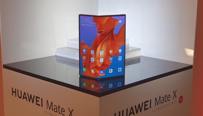 huawei-mate-x-smartphone-pieghevole-novità-modifiche-upgrade