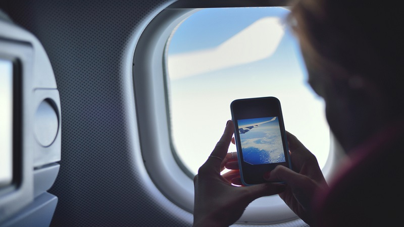spegnere smartphone in aereo