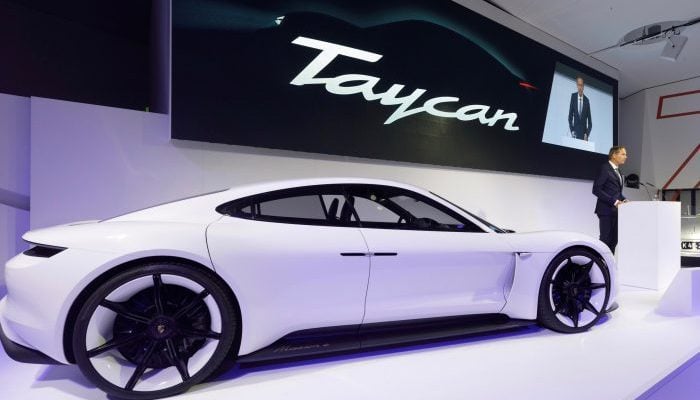 Porsche Taycan sarà la prima auto con Apple Music integrato