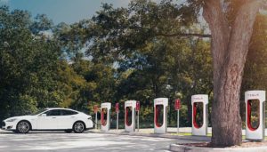 tesla-superchargers-torna-illimitato-gratuito-gratis-free