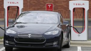 Tesla: colonnine di ricarica finalmente molto più veloci e potenti