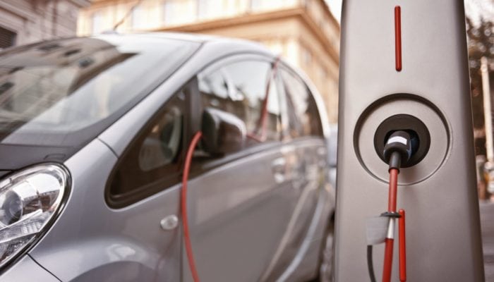 auto elettriche batteria ricarica rapida