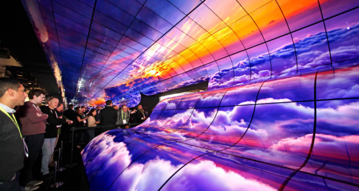 LG a IFA 2019: va in scena la straordinaria installazione LG OLED FALLS