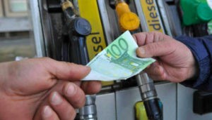 diesel stangata sui prezzi