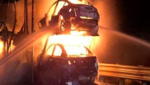 tesla incendio nevada auto elettriche