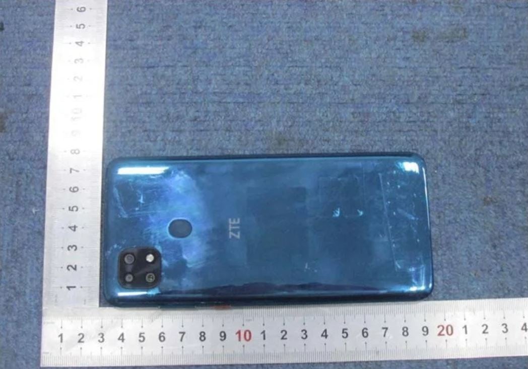 ZTE-Blade-20-3