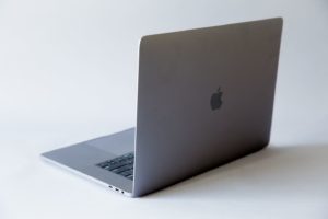 Apple MacBook