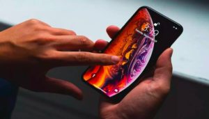apple-iphone-2020-russia-app-pre-installate-problemi