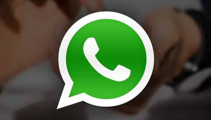 WhatsApp: il trucco per fare gli auguri di Natale a tutti in un minuto