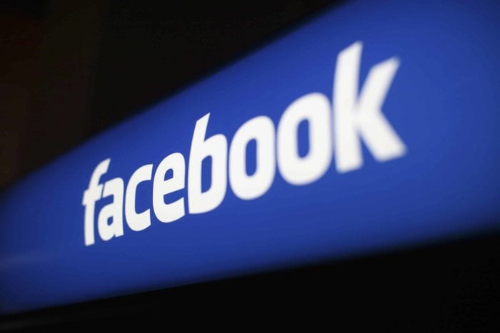 Facebook: il bottone di emergenza sbarca anche su WhatsApp