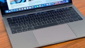 macbook-pro-device-altoparlante-problema-aggiornamento-apple-software-hardware-16-pollici