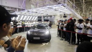 tesla-hacker-ricompensa-model-3-auto-soldi-pwn2own-evento