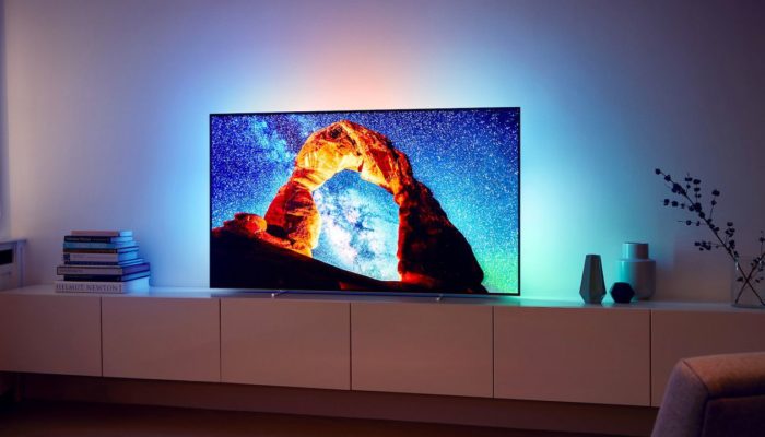 Philips: nuova linea di TV OLED con il partner Bowers & Wilkins