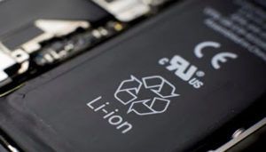 batterie smartphone auto elettriche inquinamento
