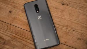 oneplus-8-powerbank-cavi-rossi-dettagli-device-smartphone-700x400