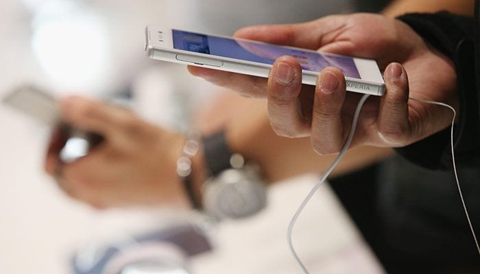 Micro-USB, USB-C, Lightning