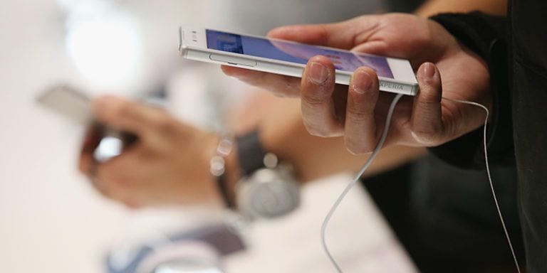 Micro-USB, USB-C, Lightning