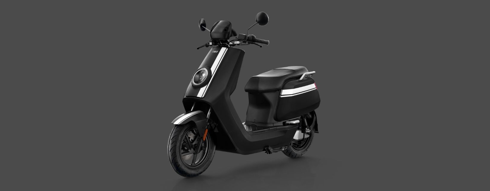 NIU NQi GTS black background front 2
