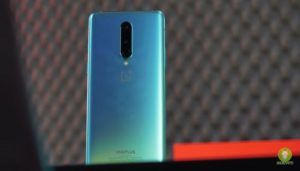 OnePlus 8 8 Pro aggiornamento display