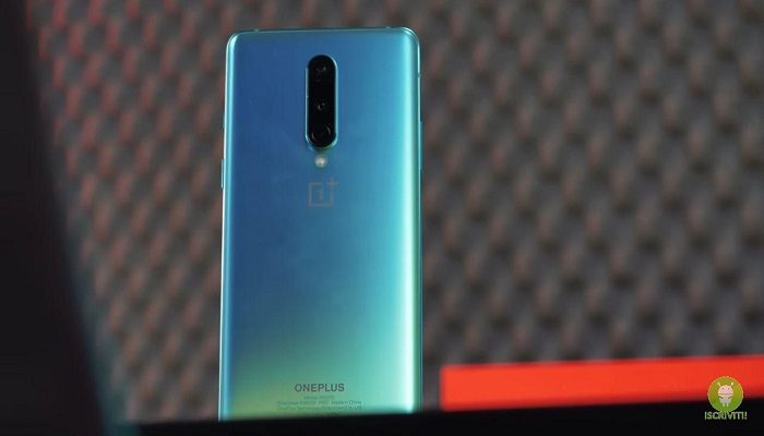 OnePlus 8 8 Pro aggiornamento display