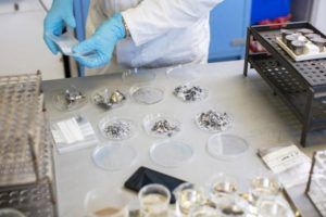 smartphone materiali preziosi