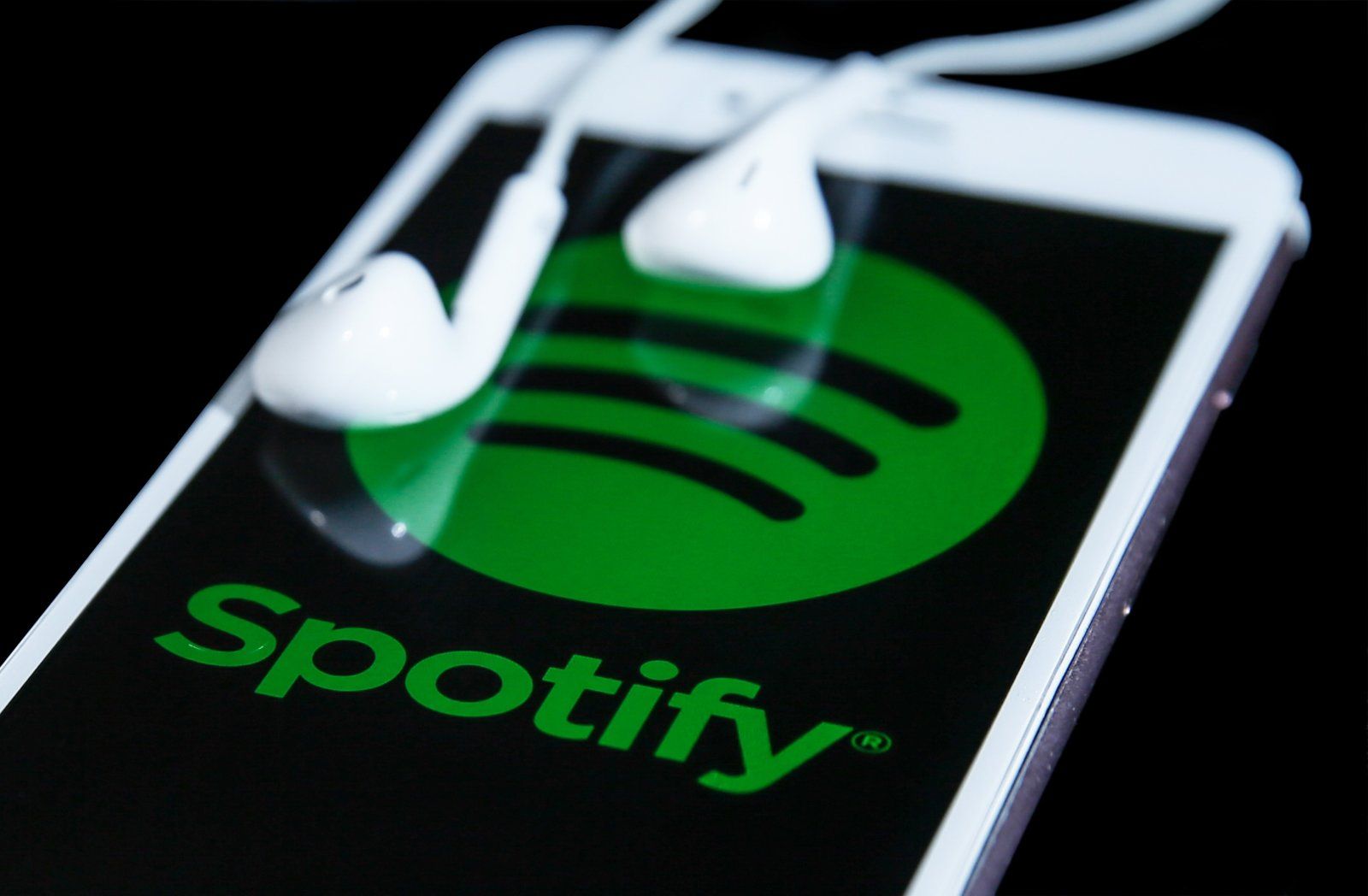 Spotify e Warner firmano un nuovo accordo di licenza musicale globale