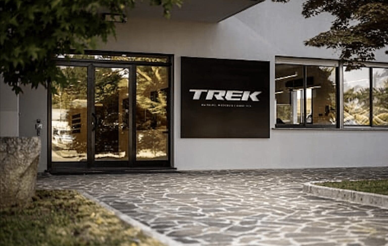 Trek Italia con Oracle per la mobilità sostenibile: arrivano le e-bike