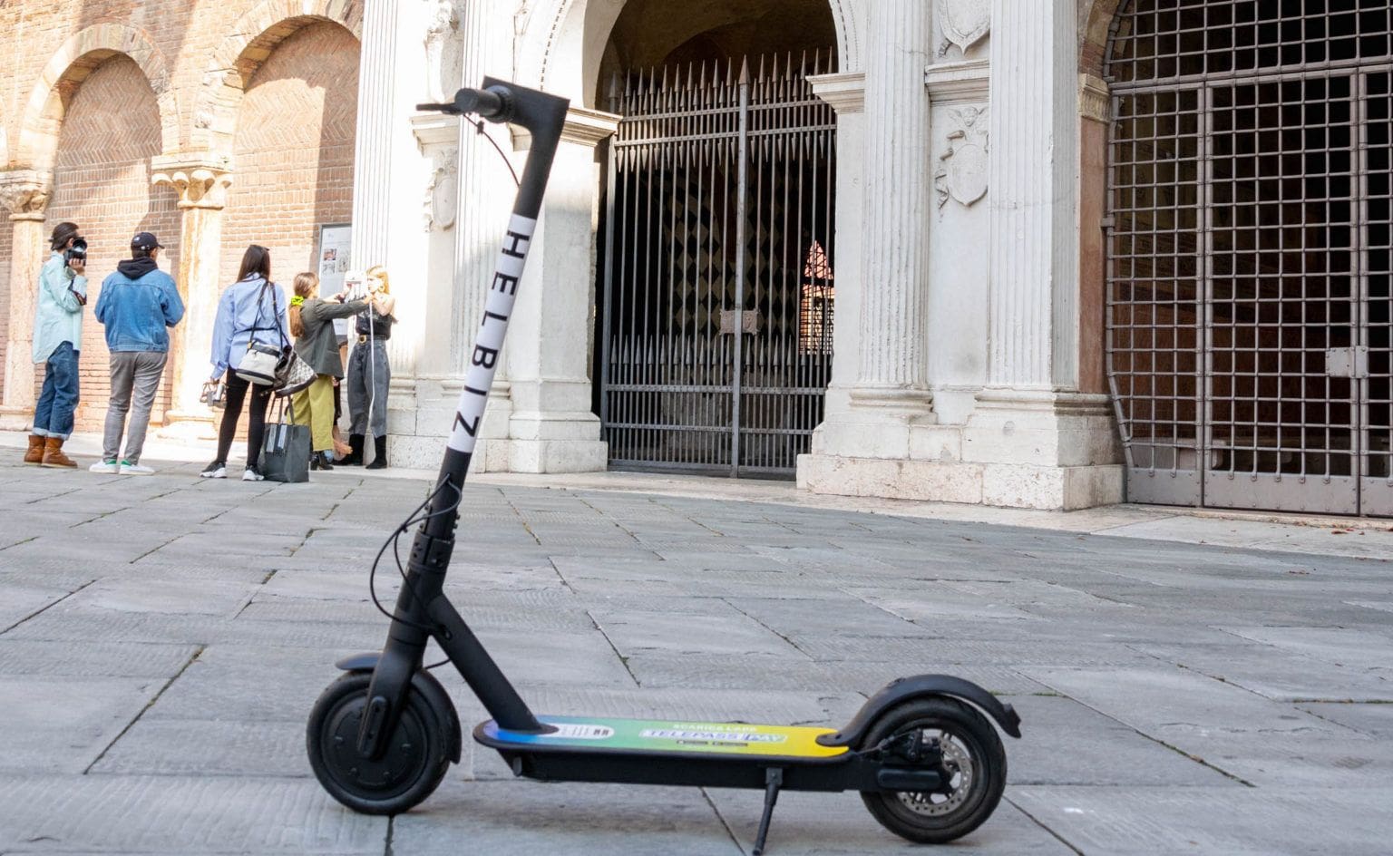 Helbiz arriva a Roma con i monpattini in sharing