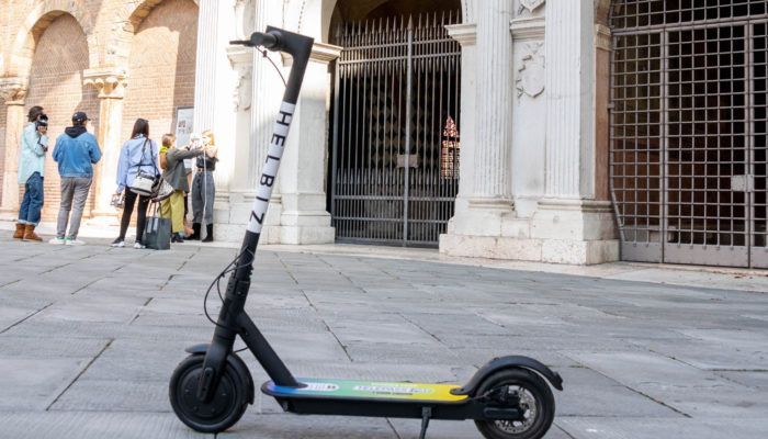 Helbiz arriva a Roma con i monpattini in sharing