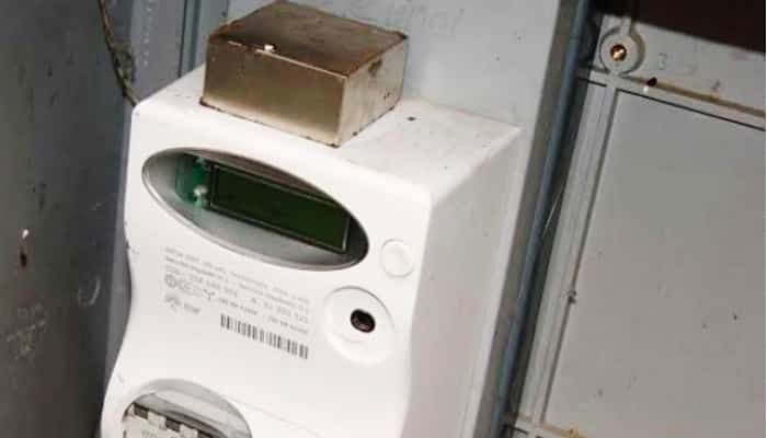 truffa-contatori-con-magnete