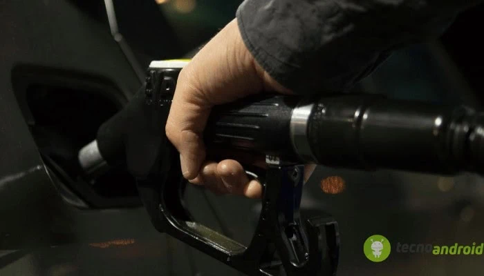 Diesel resiste agli attacchi di Elettriche e Ibride, ma è forte crisi