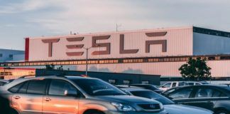 Tesla nuove auto elettriche