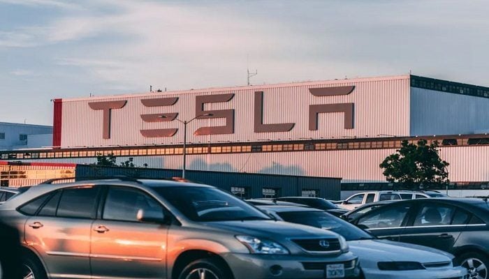 Tesla nuove auto elettriche