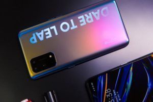 Realme X7 immagini teaser ufficiali design