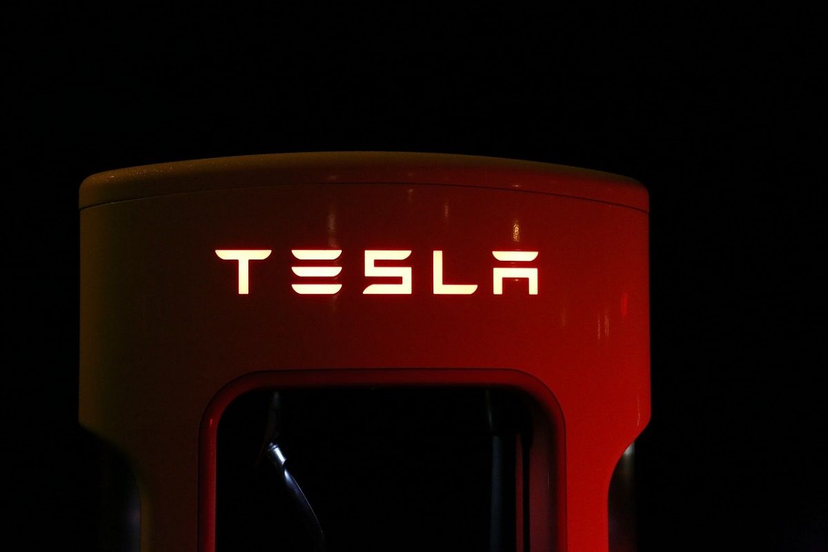 Tesla nuovi chip guida autonoma