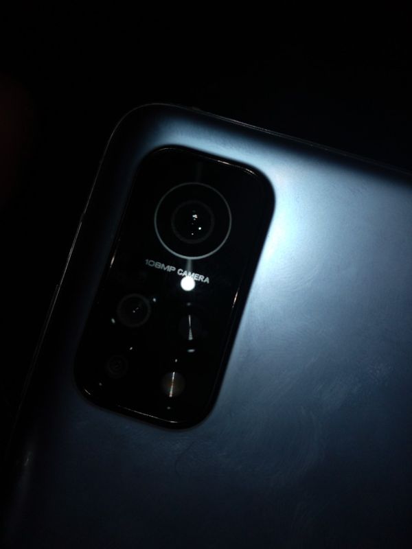 Xiaomi-Mi10T-Pro-Leaked-Image-Showing-Camera-Closeup