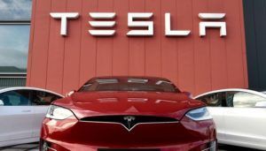tesla-minacciata-hacker-attacco