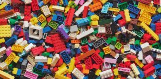 LEGO, Mattoncini, cloni, Cina