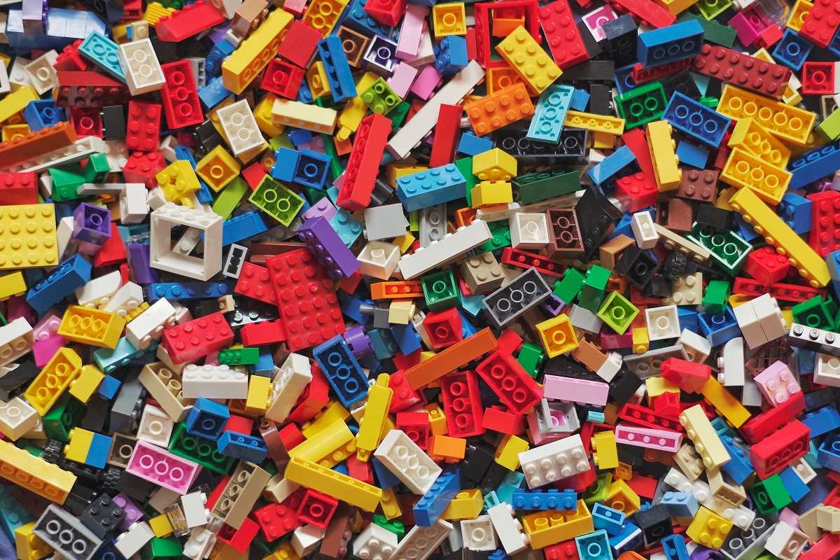 LEGO, Mattoncini, cloni, Cina