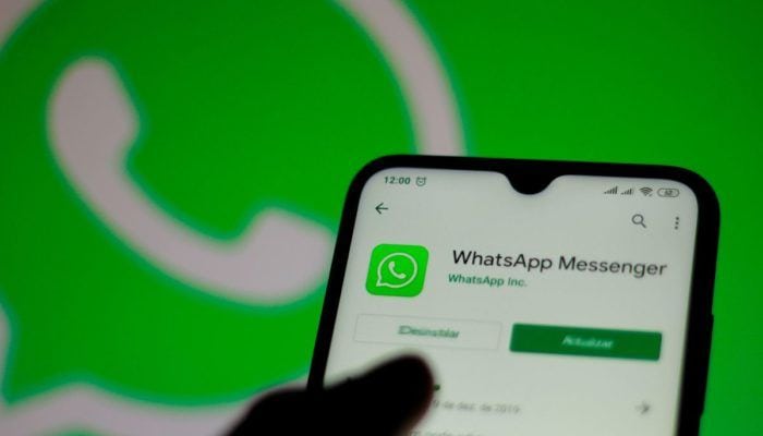 WhatsApp lo vieta categoricamente ma ecco un metodo gratis per spiare