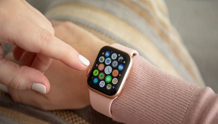 apple-watch-serie-5-4-3-2-1-smartwatch-iphone-google-maps-android-watch6-finito-esaurito