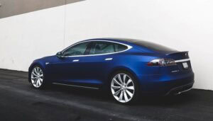 batterie allo stato solido no futuro ex dipendente Tesla