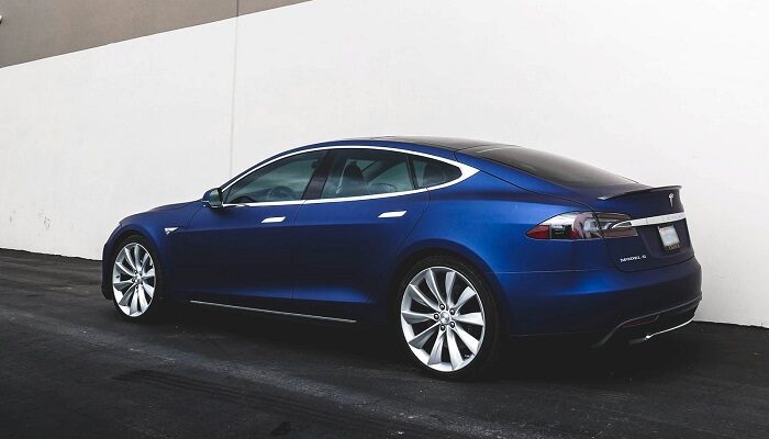batterie allo stato solido no futuro ex dipendente Tesla