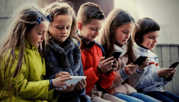 Smartphone: scovata una lunga lista di dispositivi radioattivi