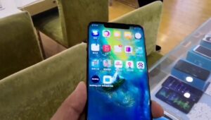 Huawei affronta la crisi: lanciata la EMUI 11, ecco per quali smartphone