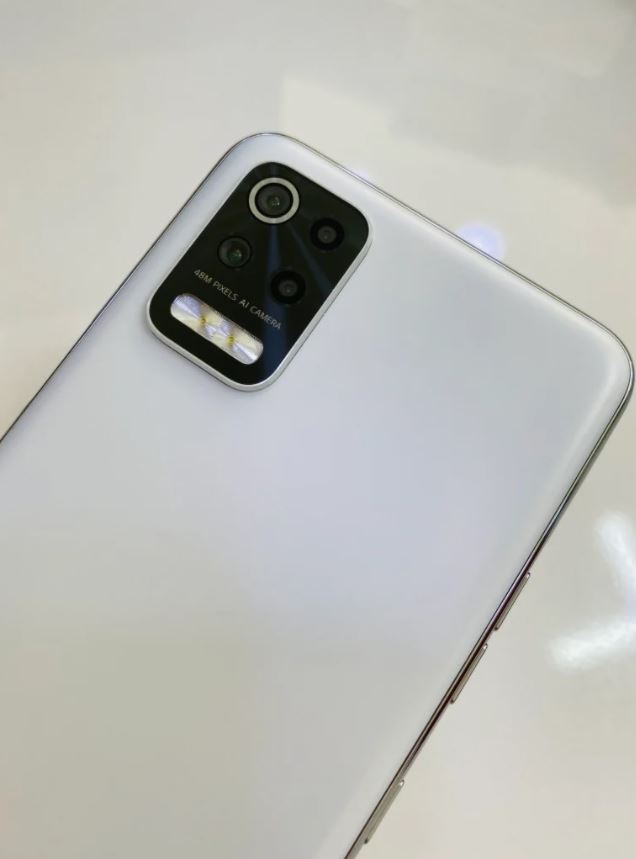 LG-Q52-immagini-2