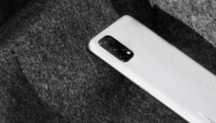 Realme Q2: nuove immagini ufficiali svelano cover in similpelle