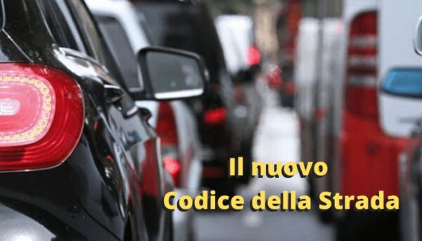Codice della Strada e Smartphone: arrivano nuove regole e multe ipersalate