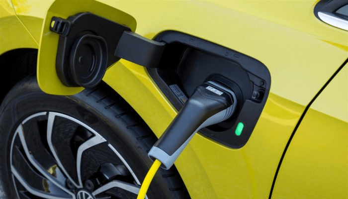 risparmio auto elettrica